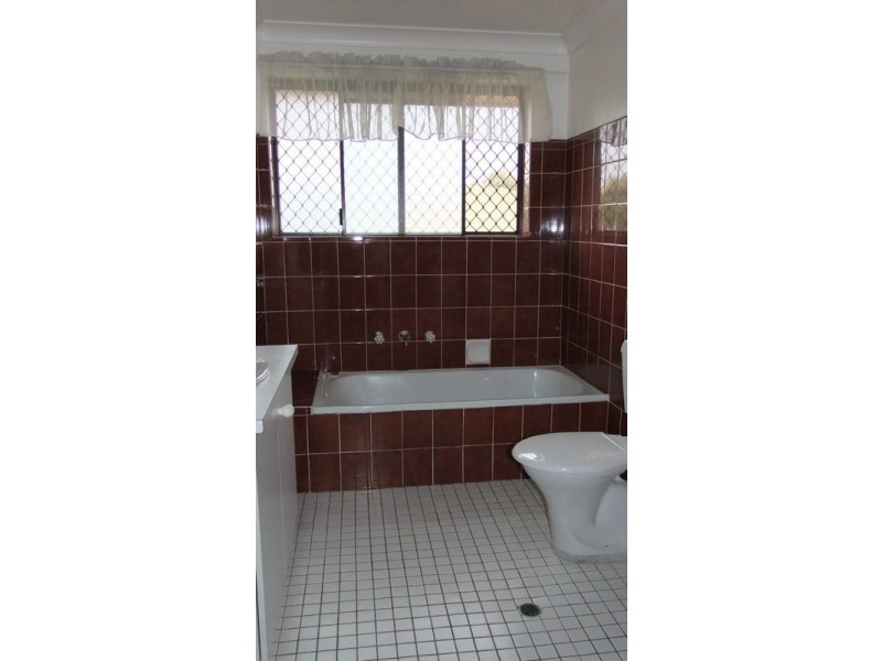 4/28 Lampe Avenue, Wagga Wagga NSW 2650