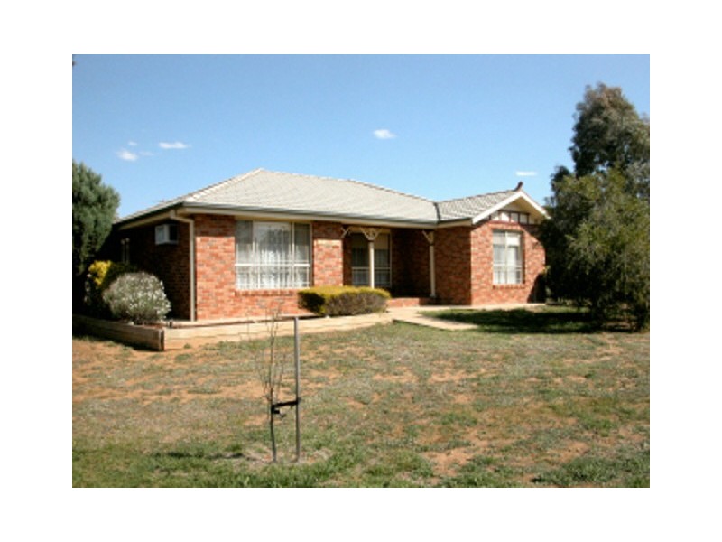 2/2 Dunn Avenue, Wagga Wagga NSW 2650