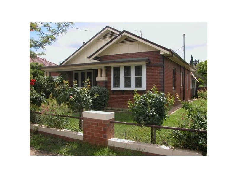 26 Docker Street, Wagga Wagga NSW 2650