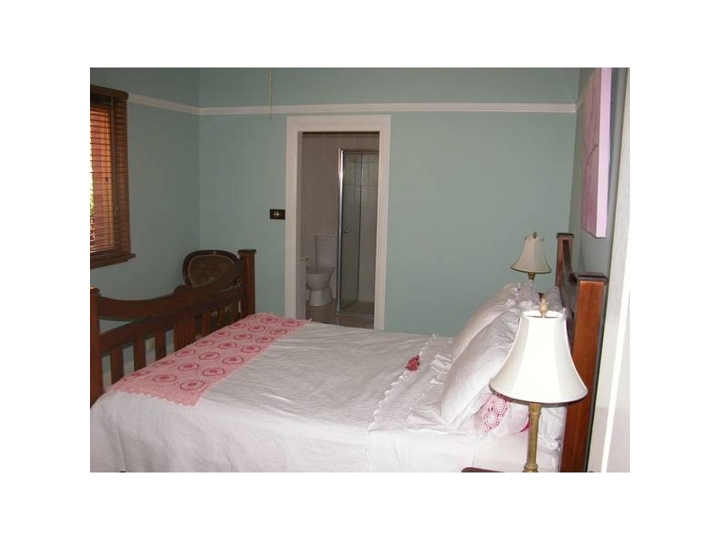 12 Thorne Street, Wagga Wagga NSW 2650