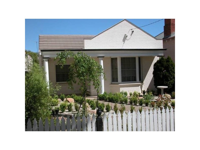 18 Oates Avenue, Wagga Wagga NSW 2650