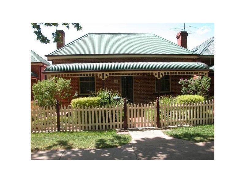 61 Best Street, Wagga Wagga NSW 2650