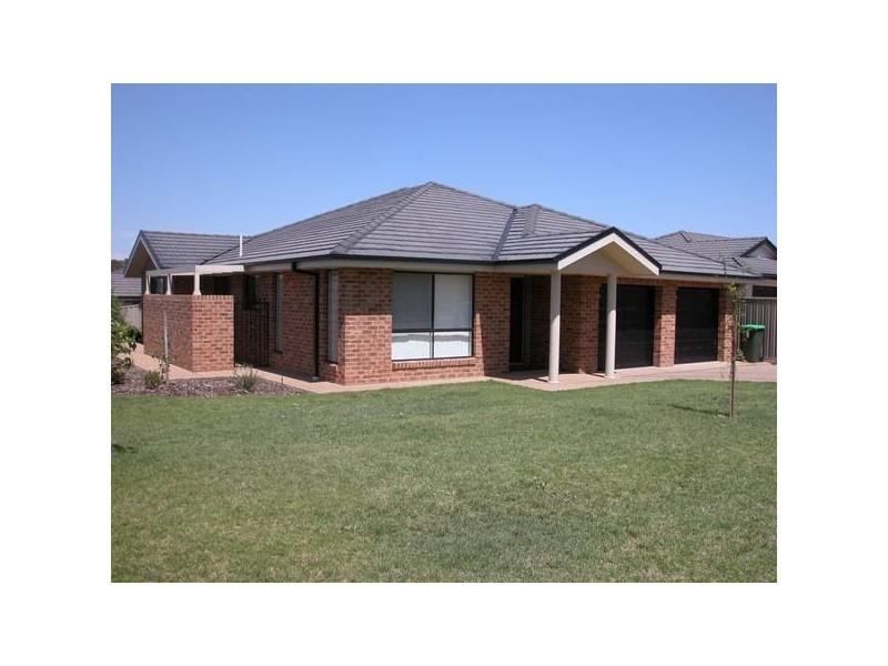 48 Fitzroy Street, Wagga Wagga NSW 2650