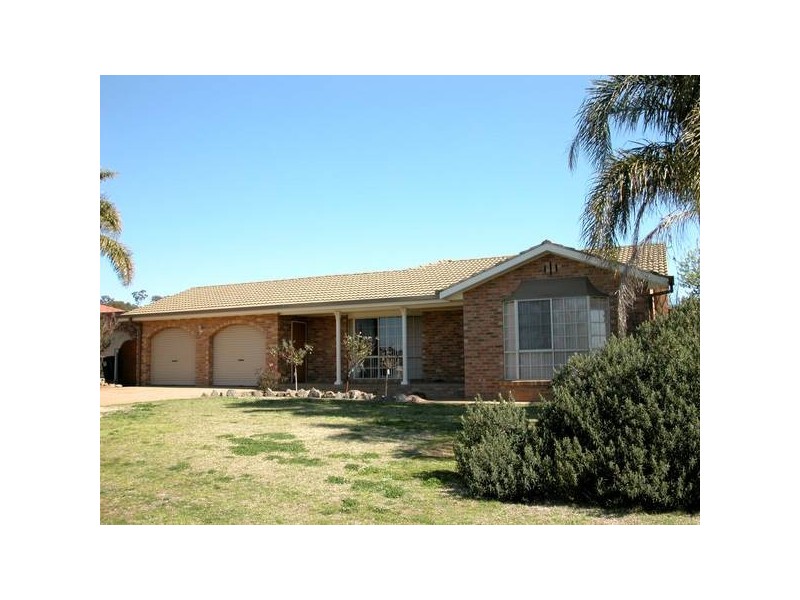 105 Balleroo Crescent, Wagga Wagga NSW 2650