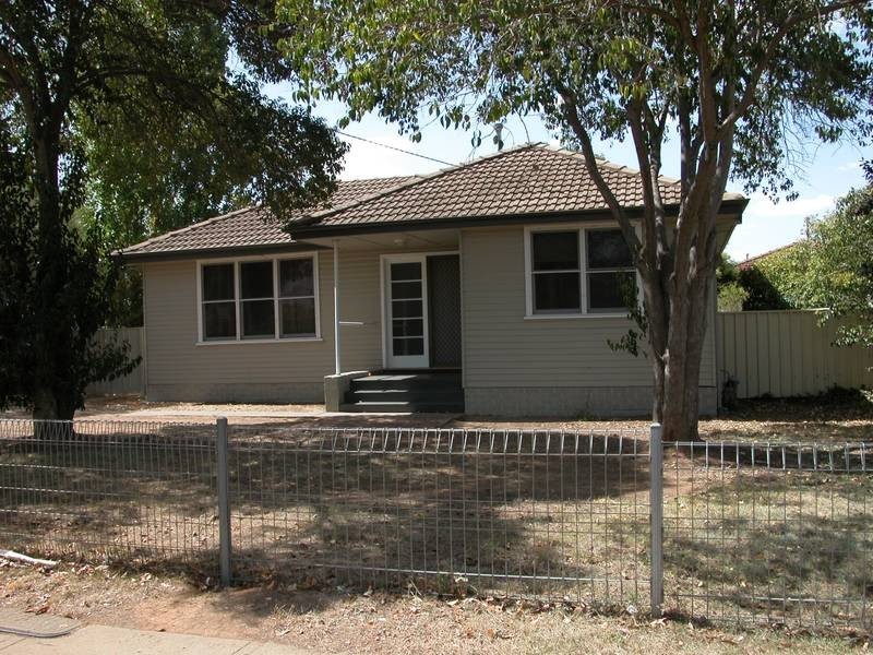 11 Madang Street, Wagga Wagga NSW 2650