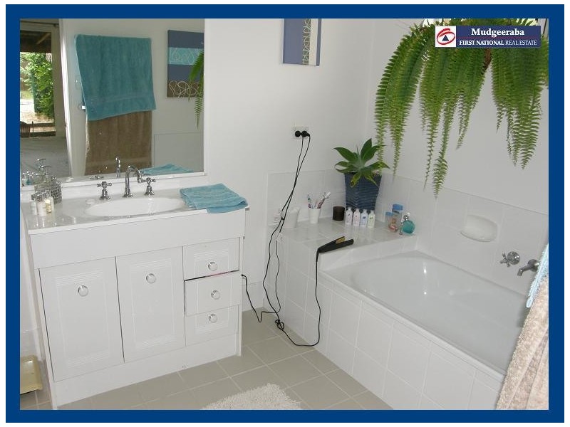 6 Morven Court, Mudgeeraba QLD 4213