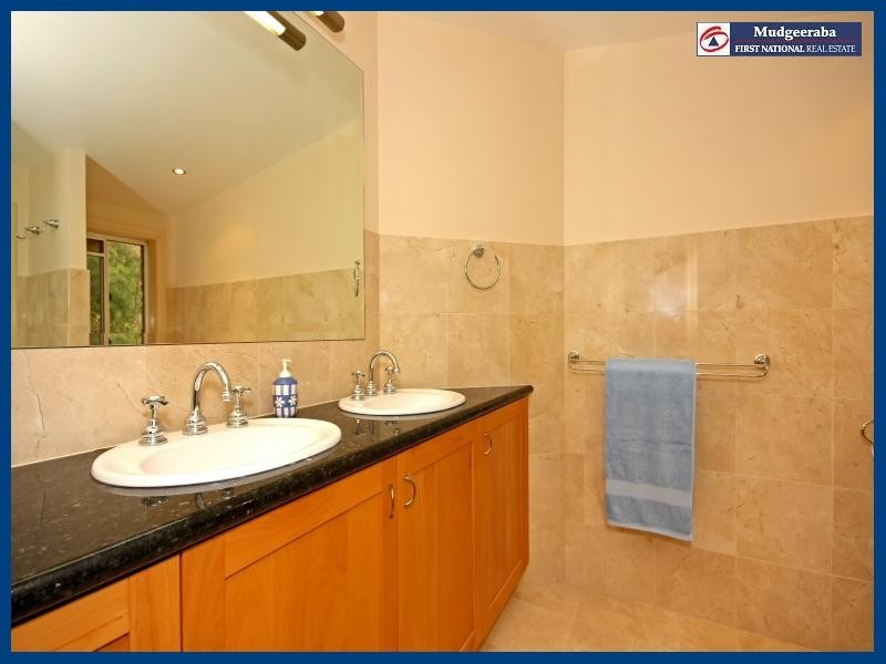 49 Garlinge Court, Bonogin QLD 4213