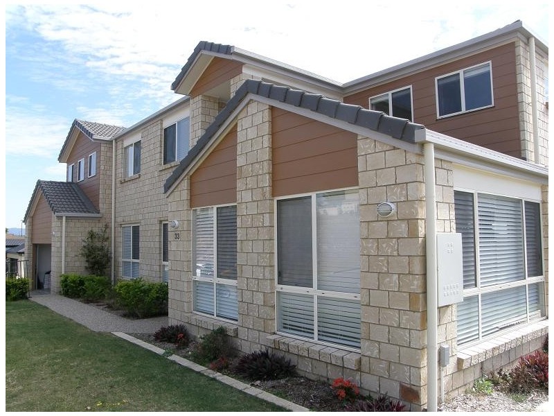 33 Tara Vista Boulevard, Highland Park QLD 4211