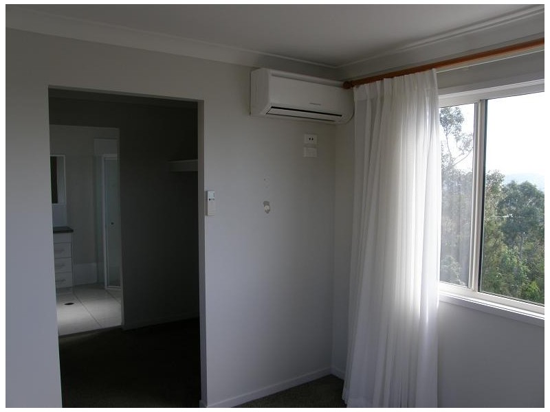 33 Tara Vista Boulevard, Highland Park QLD 4211