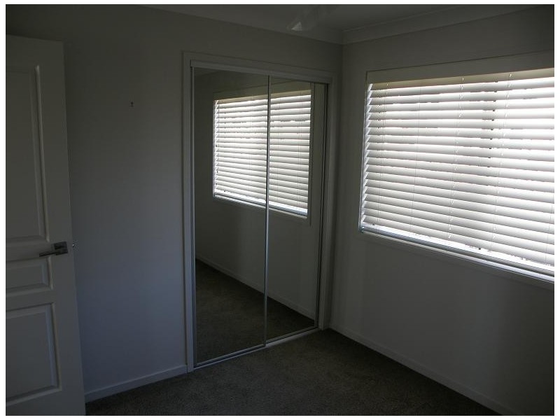 33 Tara Vista Boulevard, Highland Park QLD 4211