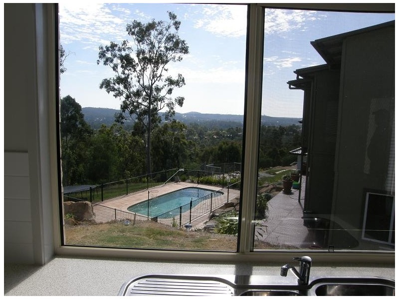 33 Tara Vista Boulevard, Highland Park QLD 4211