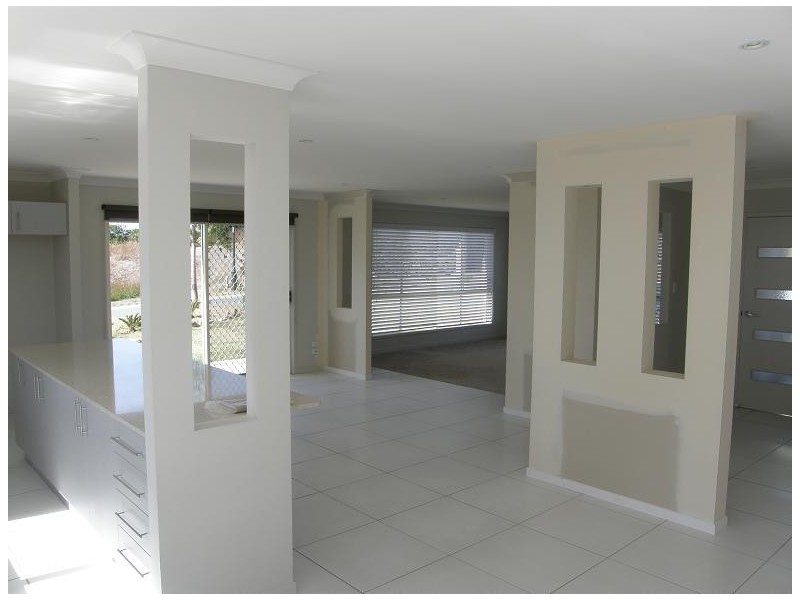 33 Tara Vista Boulevard, Highland Park QLD 4211