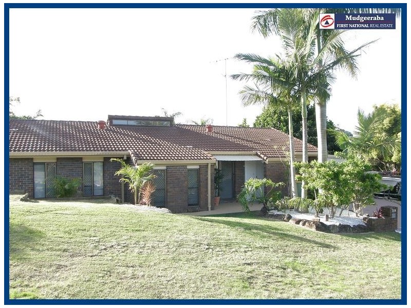 214 Discovery Drive, Helensvale QLD 4212