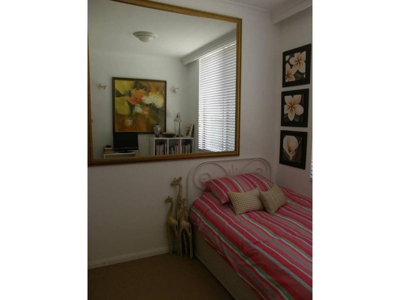 1/6 St Kilda Avenue, Broadbeach QLD 4218