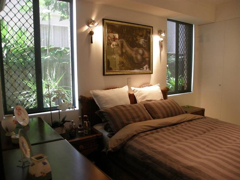 1/6 St Kilda Avenue, Broadbeach QLD 4218
