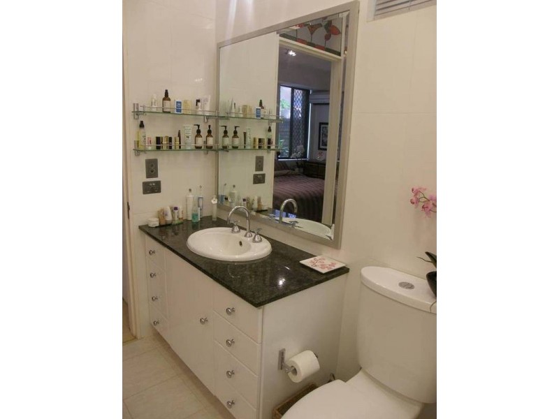 1/6 St Kilda Avenue, Broadbeach QLD 4218