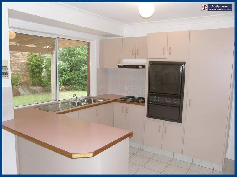 4 Highfield Drive, Merrimac QLD 4226