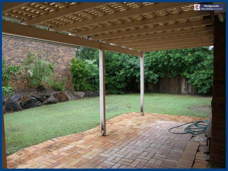 4 Highfield Drive, Merrimac QLD 4226