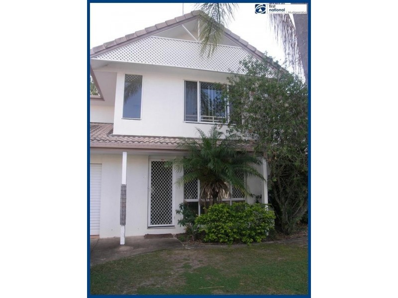 13/2 St Kevins Avenue, Benowa QLD 4217