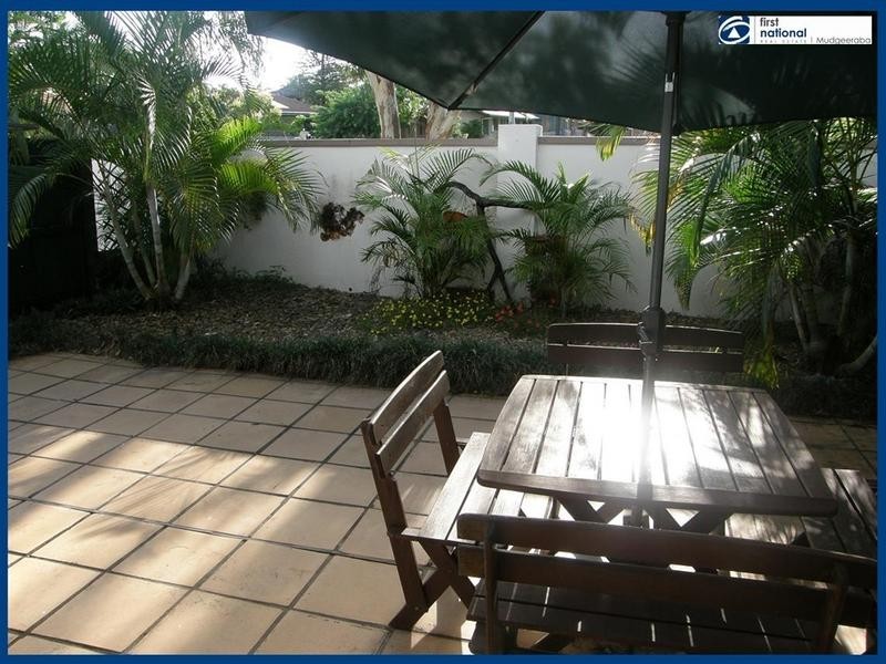 13/2 St Kevins Avenue, Benowa QLD 4217