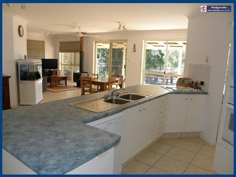 59 Saunders Road, Bonogin QLD 4213