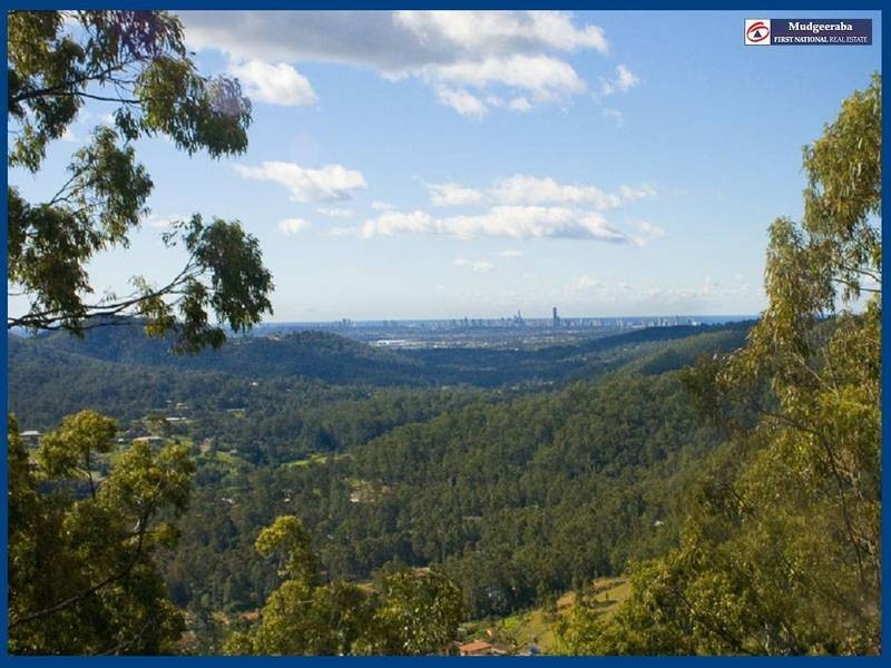 13 Riberry Crt, Bonogin QLD 4213