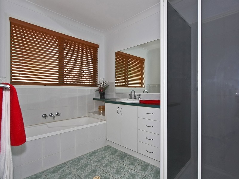 10 Sevenoakes Ct, Worongary QLD 4213