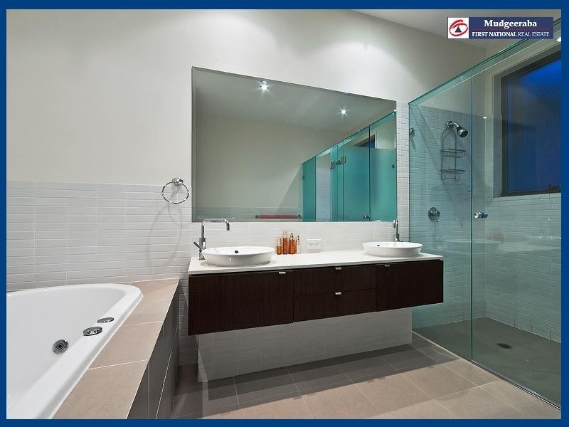 2 Healy Court, Mudgeeraba QLD 4213