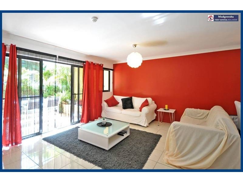 B4/1 Great Hall Drive, Miami QLD 4220