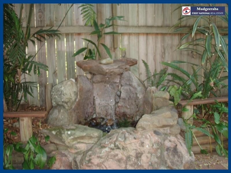 2/7 Shrike Court, Burleigh Waters QLD 4220