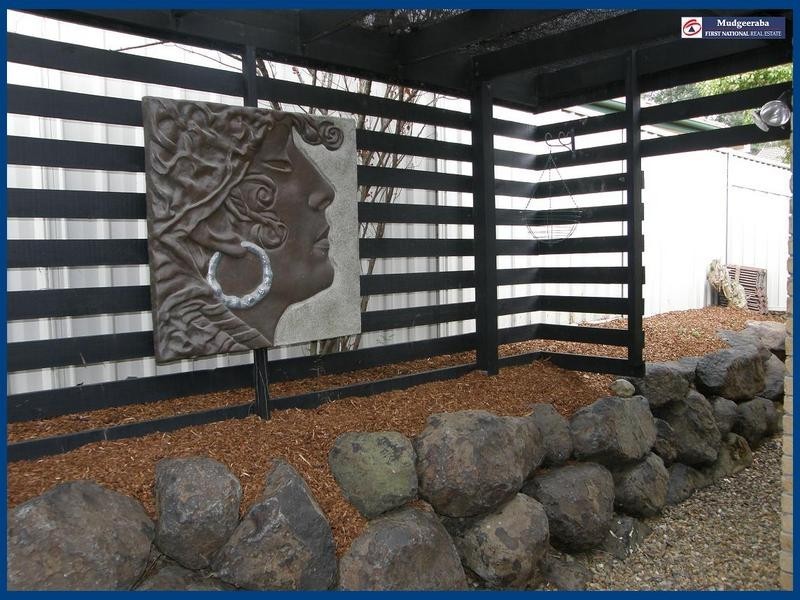 6 Fiddlewood Place, Reedy Creek QLD 4227