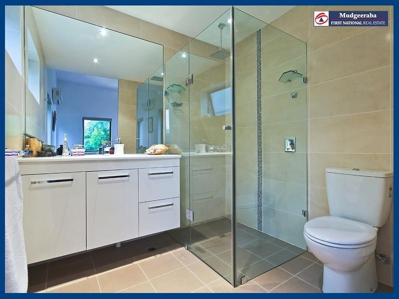 18 Bernborough Place, Mudgeeraba QLD 4213