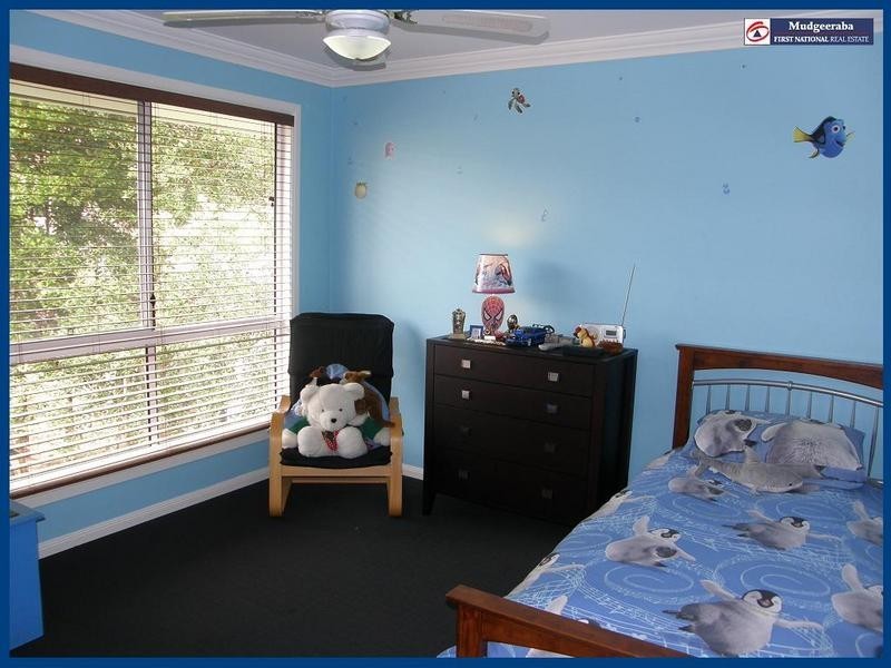 11 Fiddlewood Place, Reedy Creek QLD 4227
