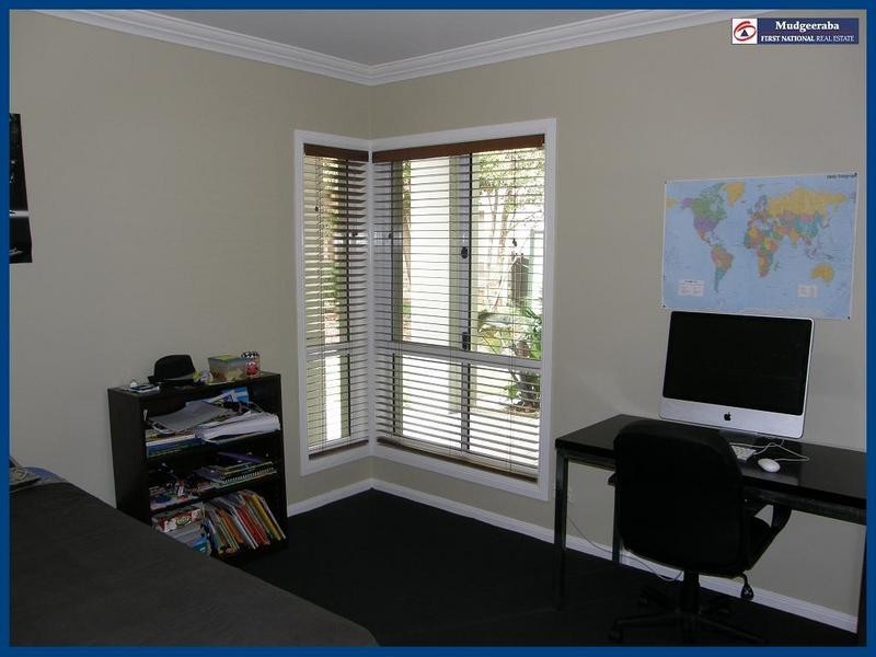 11 Fiddlewood Place, Reedy Creek QLD 4227