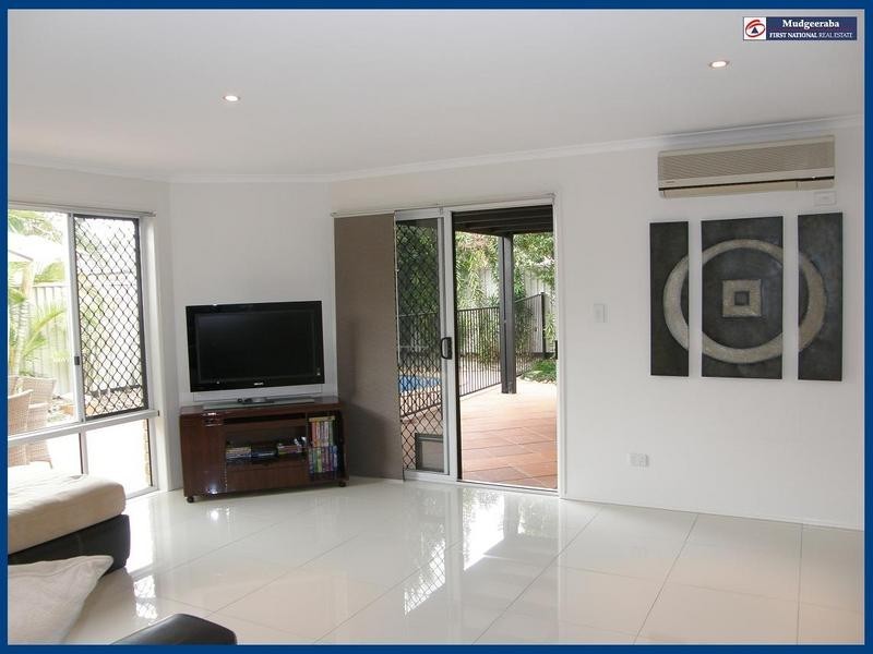 6 Fiddlewood Place, Reedy Creek QLD 4227