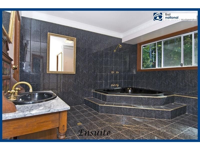 1542 Currumbin Creek Road, Currumbin QLD 4223