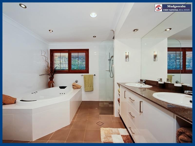 8 Hackworth Court, Worongary QLD 4213