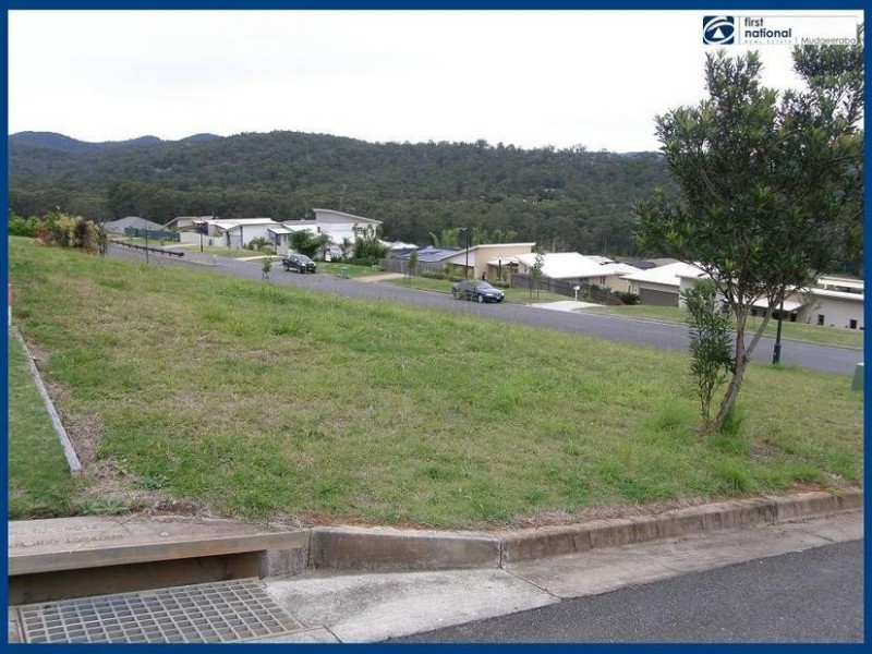 33 Emerson Drive, Bonogin QLD 4213
