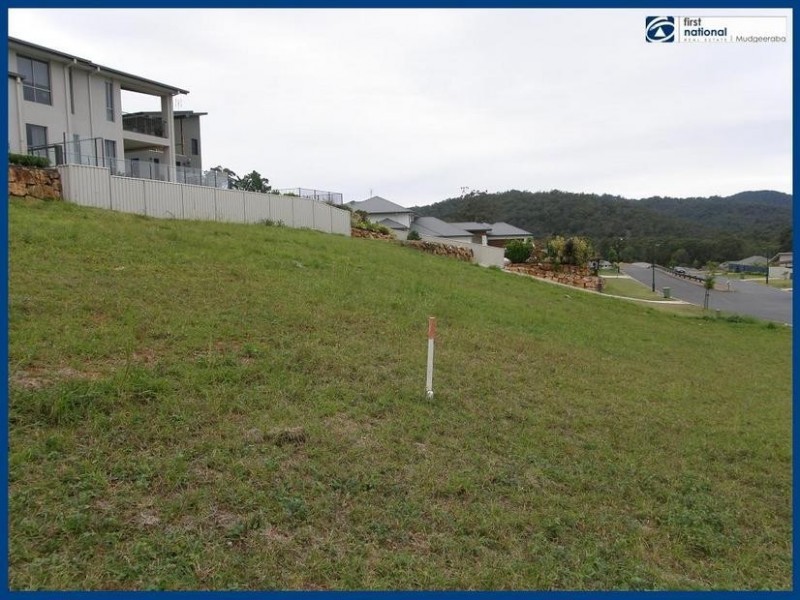 33 Emerson Drive, Bonogin QLD 4213