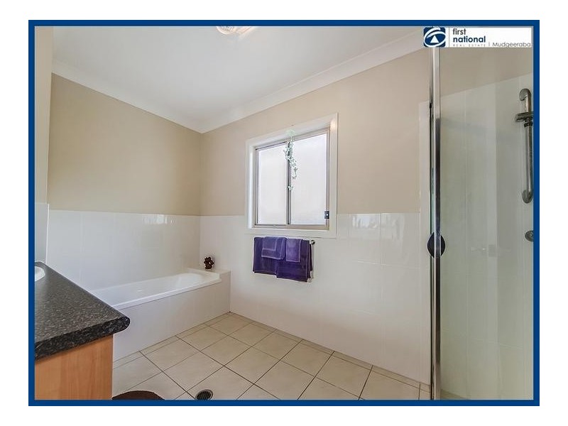 2/23 Robert Street, Mudgeeraba QLD 4213