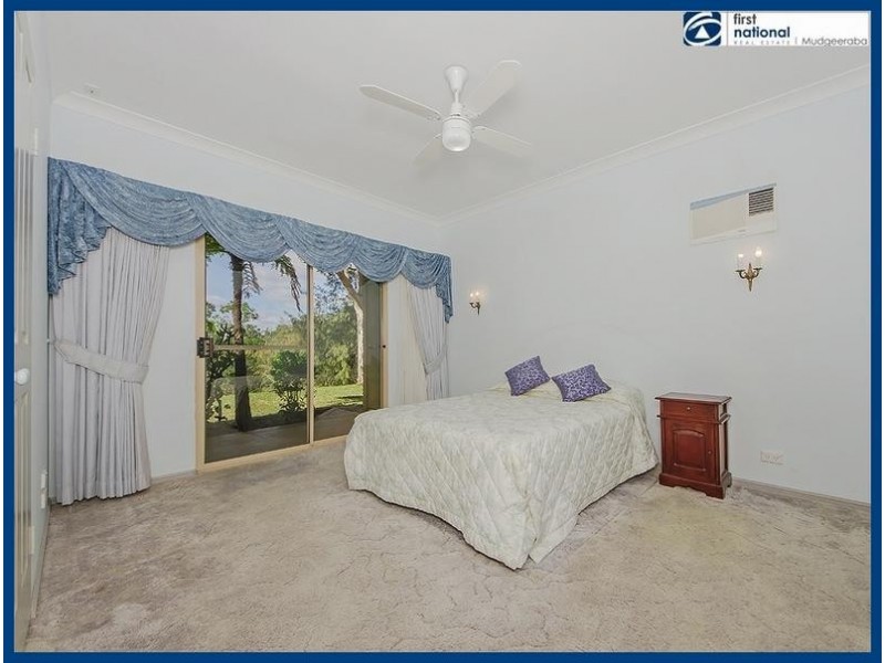 54 Shuttlewood Court, Bonogin QLD 4213
