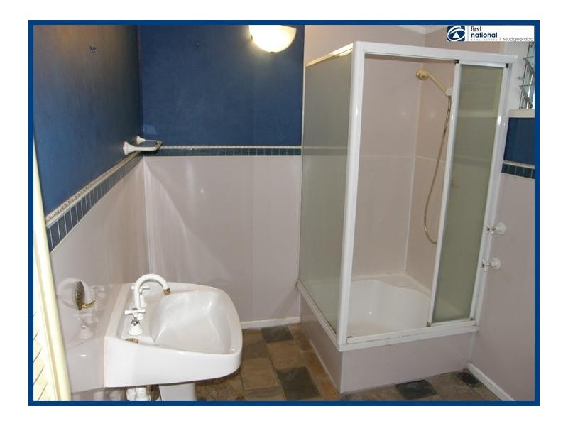 60 Falconer Street, Southport QLD 4215