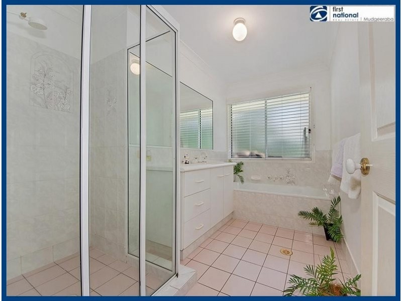 64 Aylesham Drive, Bonogin QLD 4213