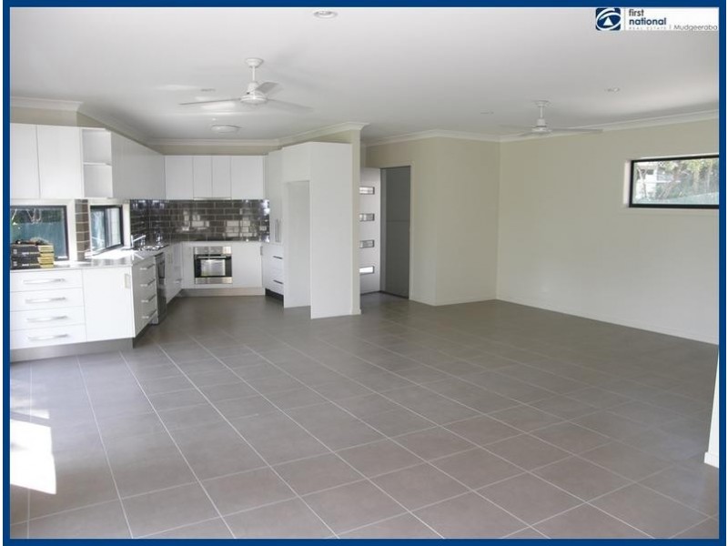 2/8 Onyx Court, Carrara QLD 4211