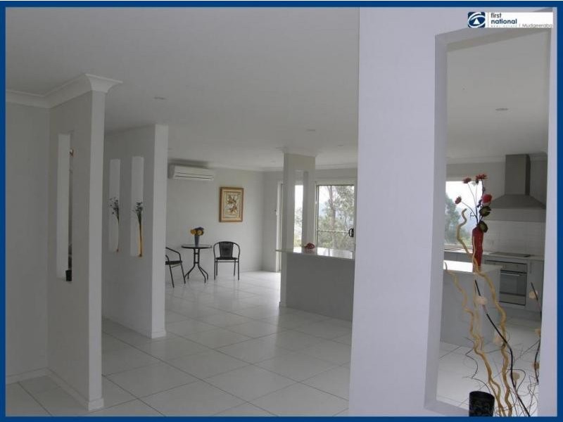 33 Tara Vista Boulevard, Highland Park QLD 4211