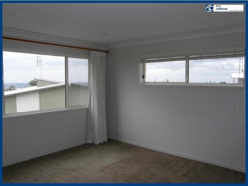 33 Tara Vista Boulevard, Highland Park QLD 4211