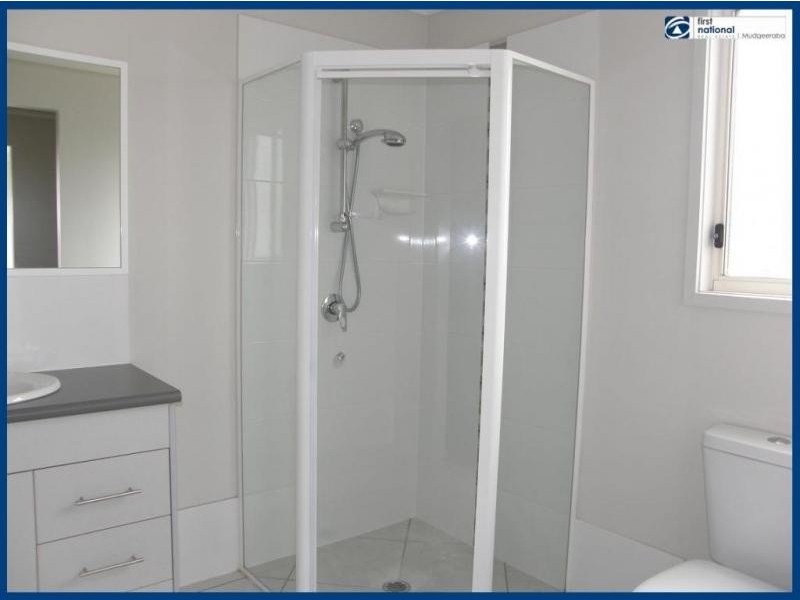 33 Tara Vista Boulevard, Highland Park QLD 4211