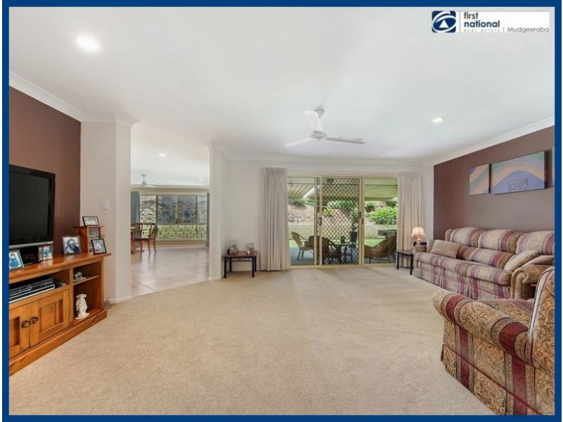 33 Armstrong Way, Highland Park QLD 4211