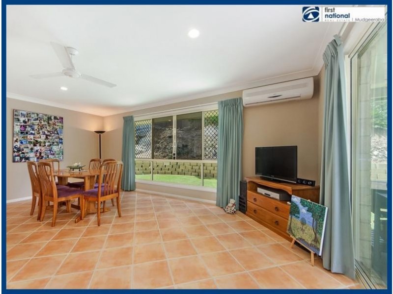 33 Armstrong Way, Highland Park QLD 4211