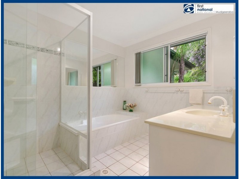 33 Glenrowan Drive, Tallai QLD 4213